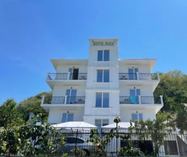 Hotel Fama