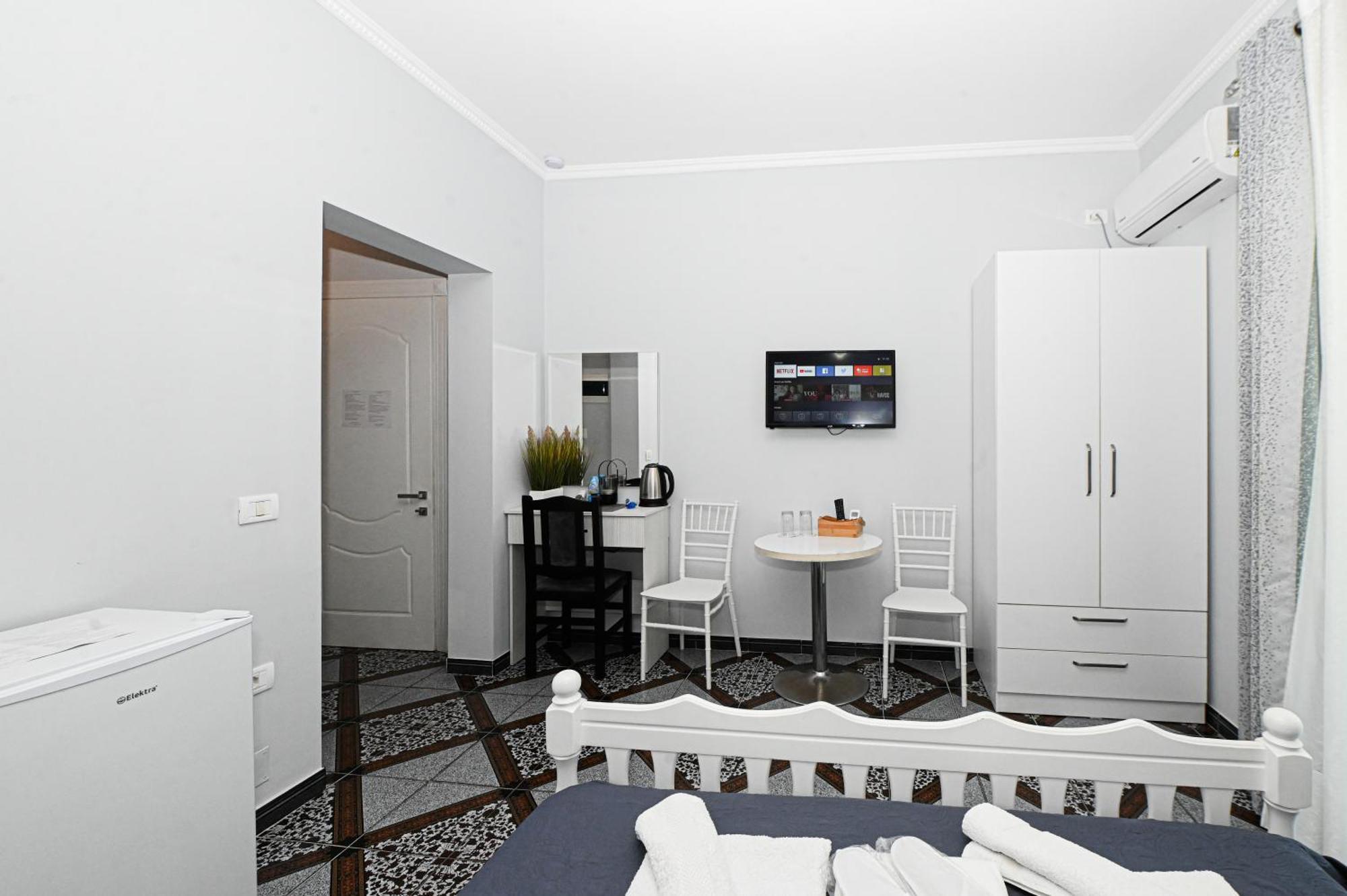 Fama Hotel
